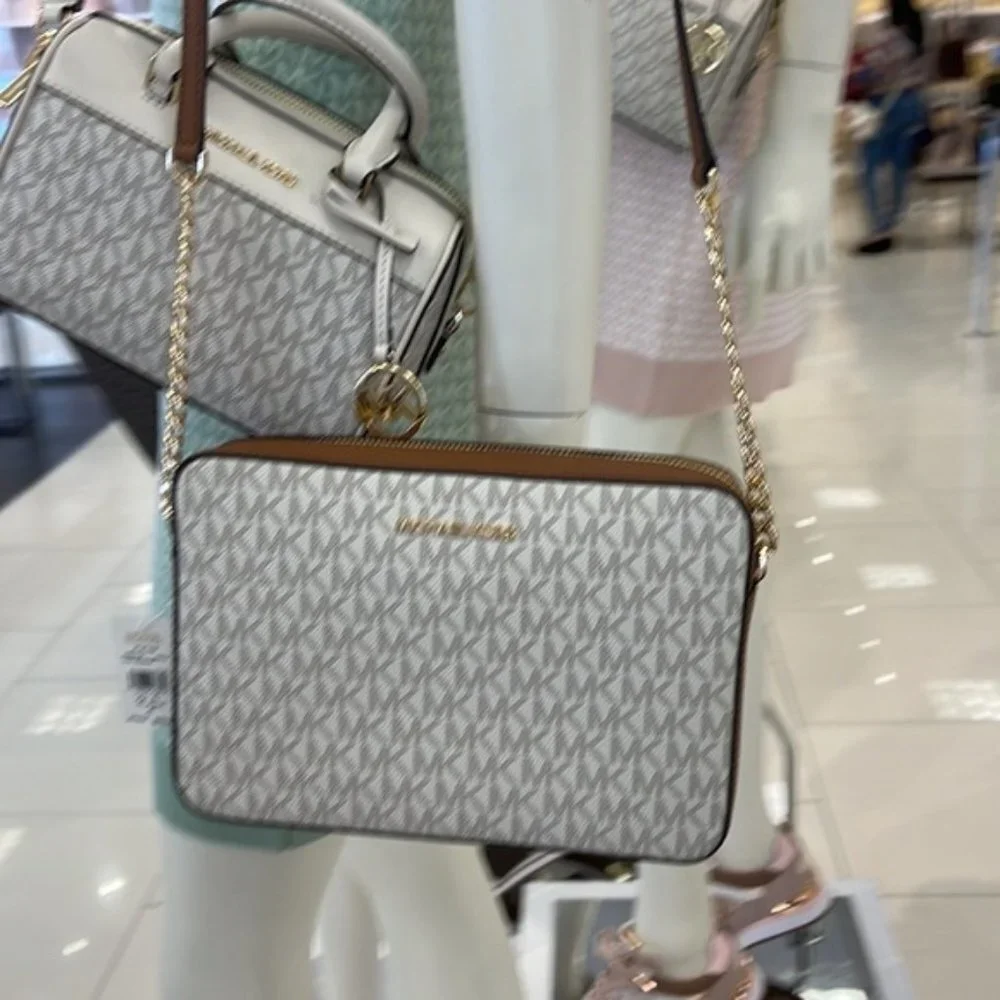 Michael Kors Jet Set Item Large EW Crossbody Vanilla